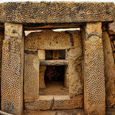 Modern 2 Bedroom In St Julians Apartament