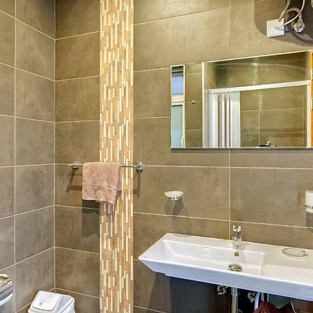 Apartment Modern 2 Bedroom In St Julians San Ġiljan