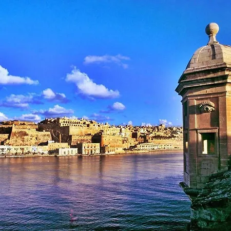 Modern 2 Bedroom In St Julians *